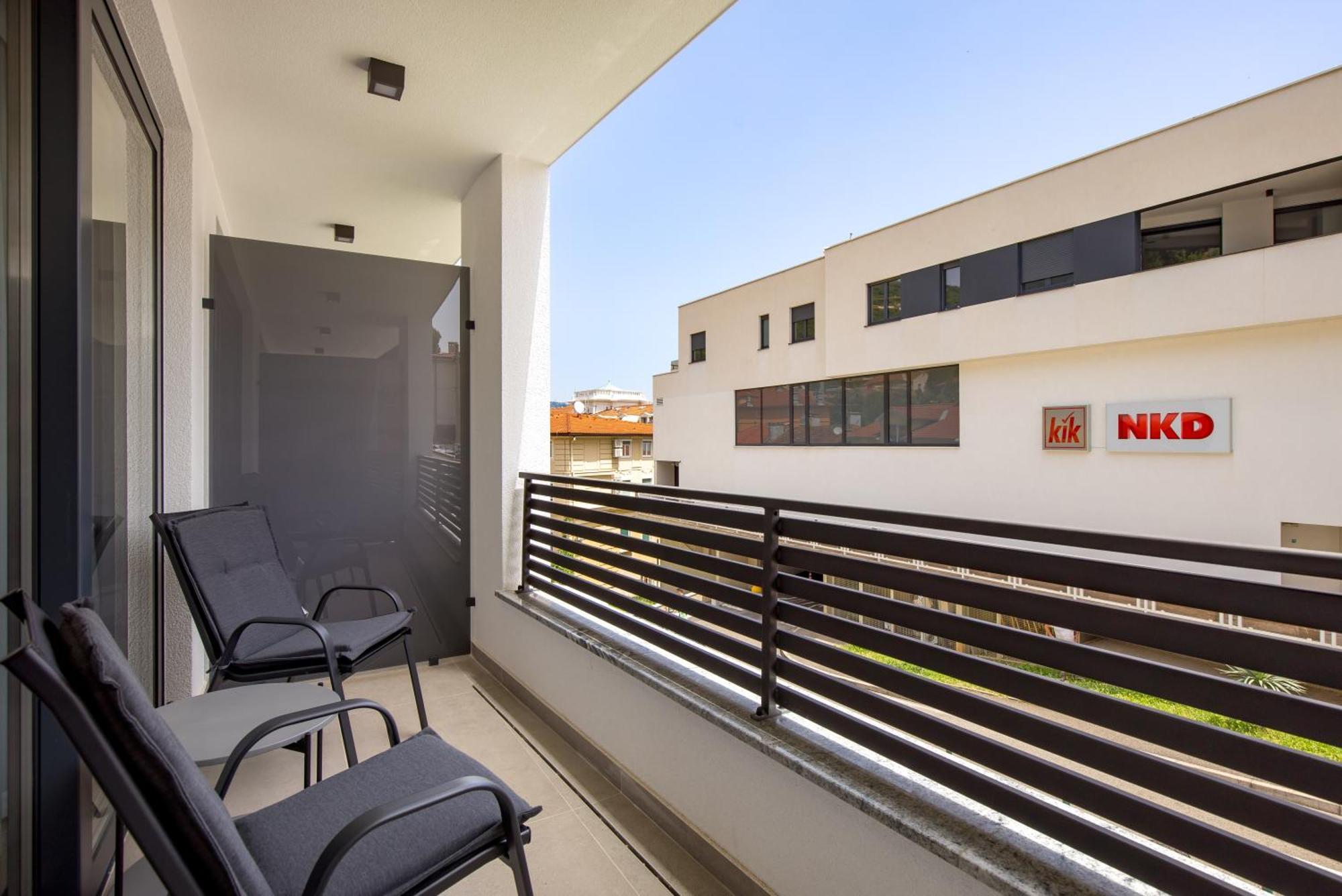 Belinda Apartments With Balcony Opatija Exterior photo